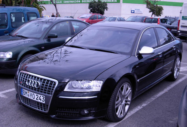 Audi S8 D3