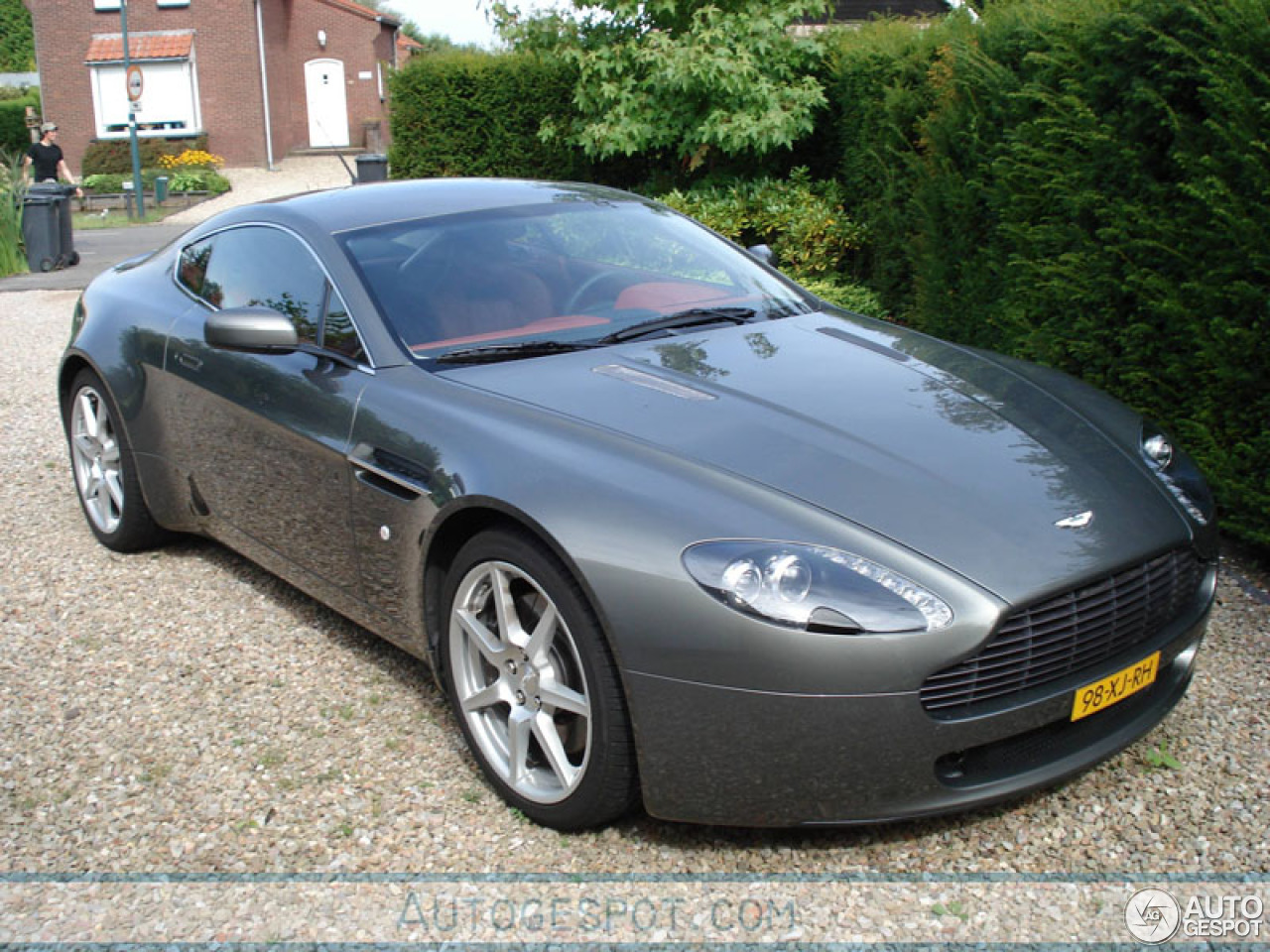 Aston Martin V8 Vantage