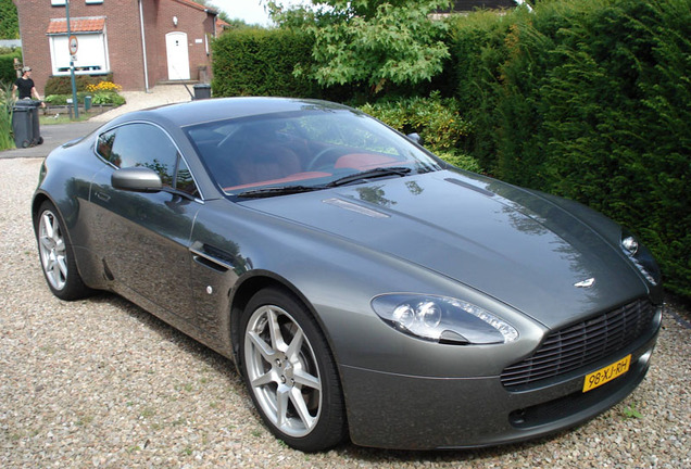 Aston Martin V8 Vantage