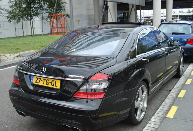 Mercedes-Benz S 65 AMG V221