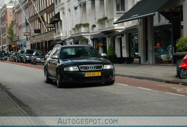 Audi RS4 Avant B5