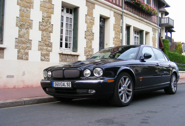 Jaguar XJR