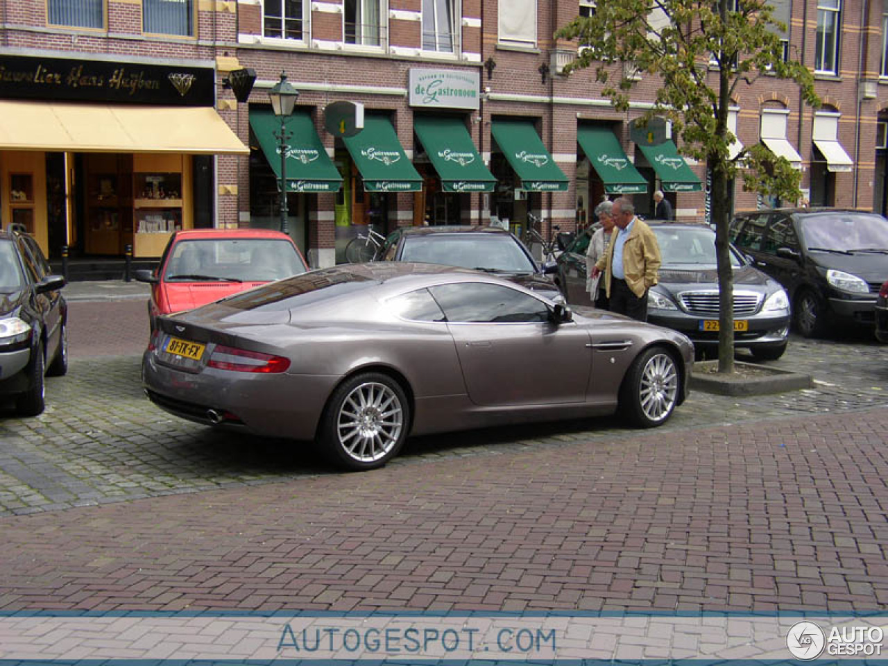 Aston Martin DB9