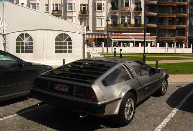 DeLorean DMC-12