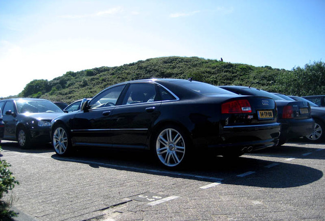 Audi S8 D3