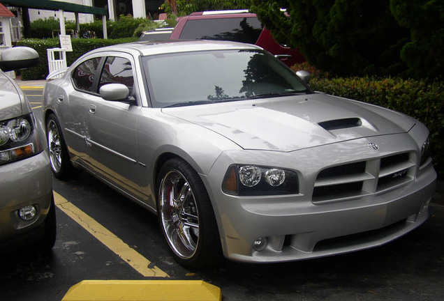 Dodge Charger SRT-8