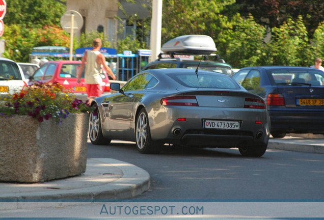 Aston Martin V8 Vantage