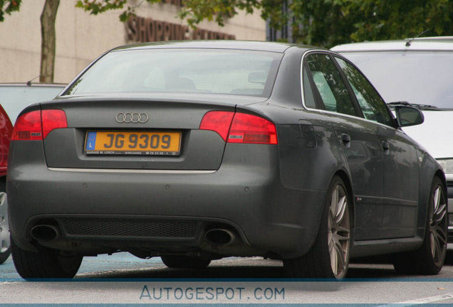 Audi RS4 Sedan