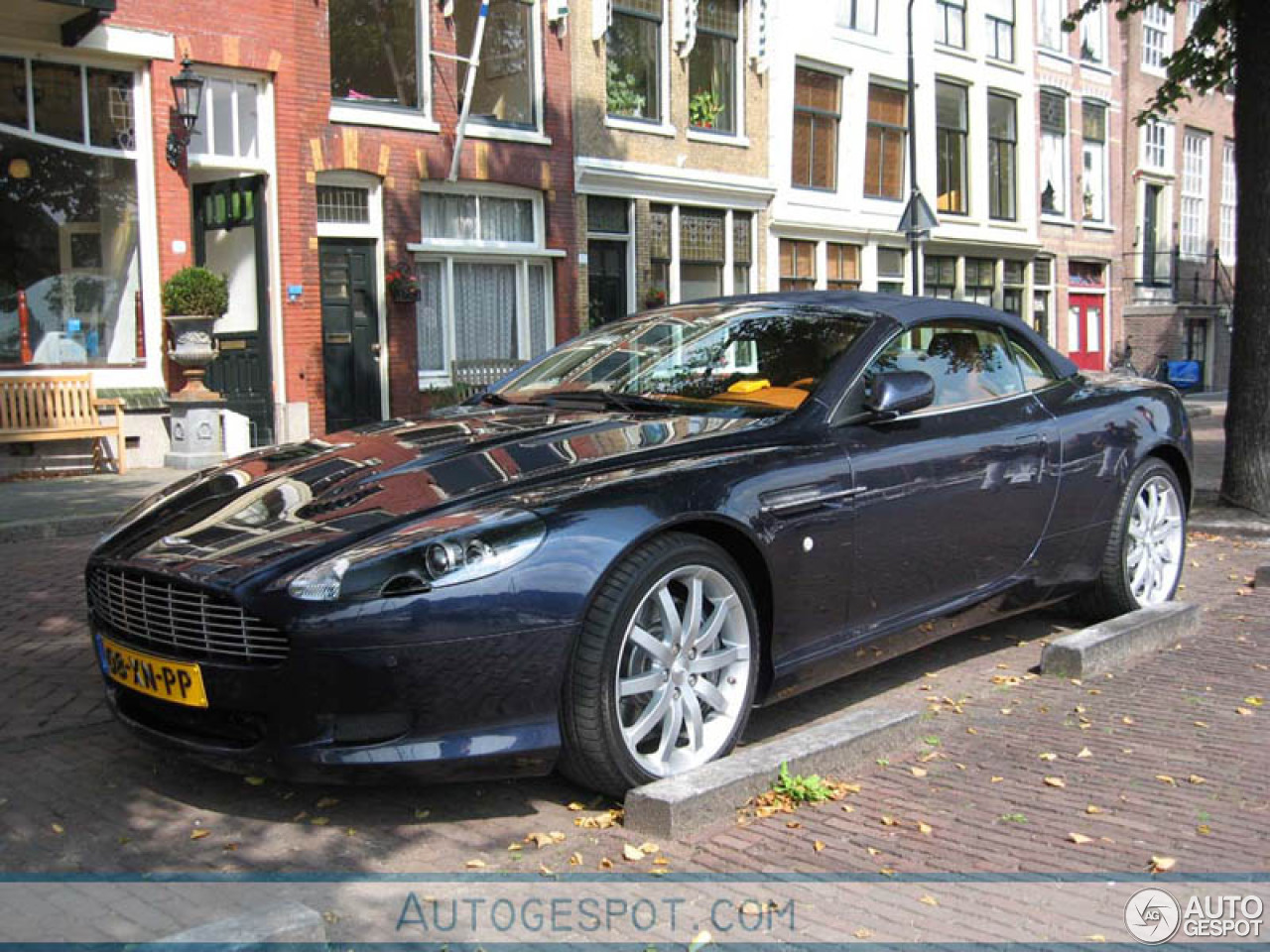 Aston Martin DB9 Volante