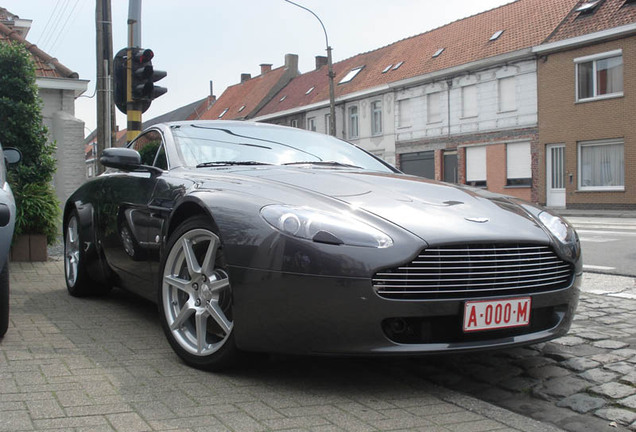 Aston Martin V8 Vantage