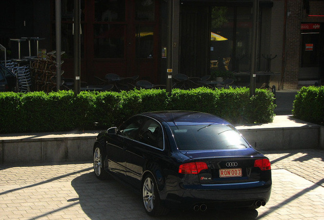 Audi RS4 Sedan