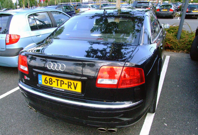 Audi S8 D3