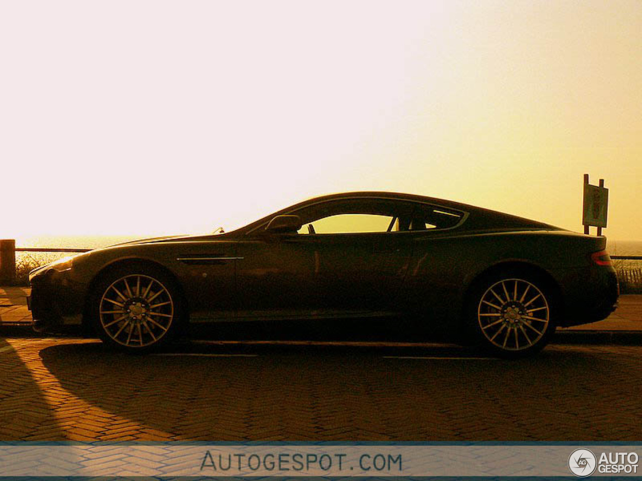 Aston Martin DB9