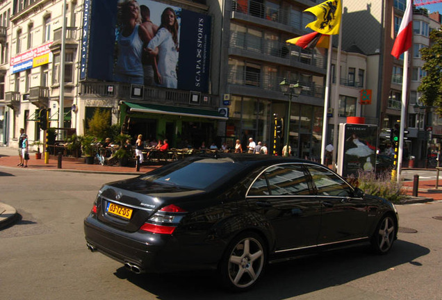 Mercedes-Benz S 65 AMG V221