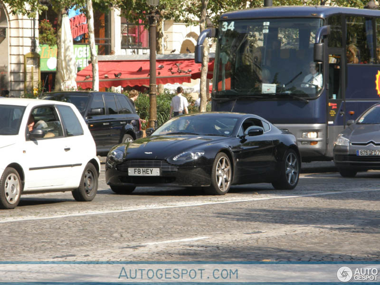 Aston Martin V8 Vantage