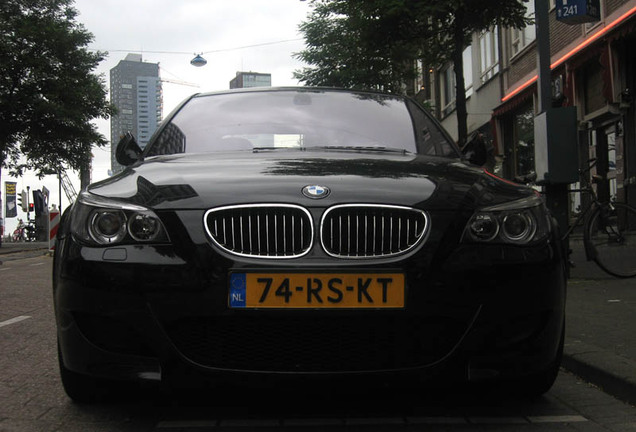 BMW M5 E60 2005