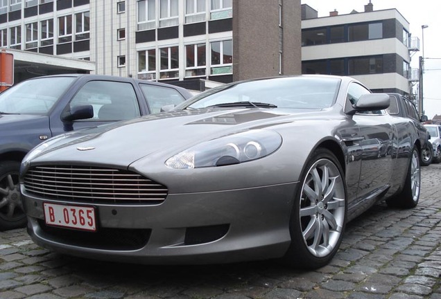 Aston Martin DB9