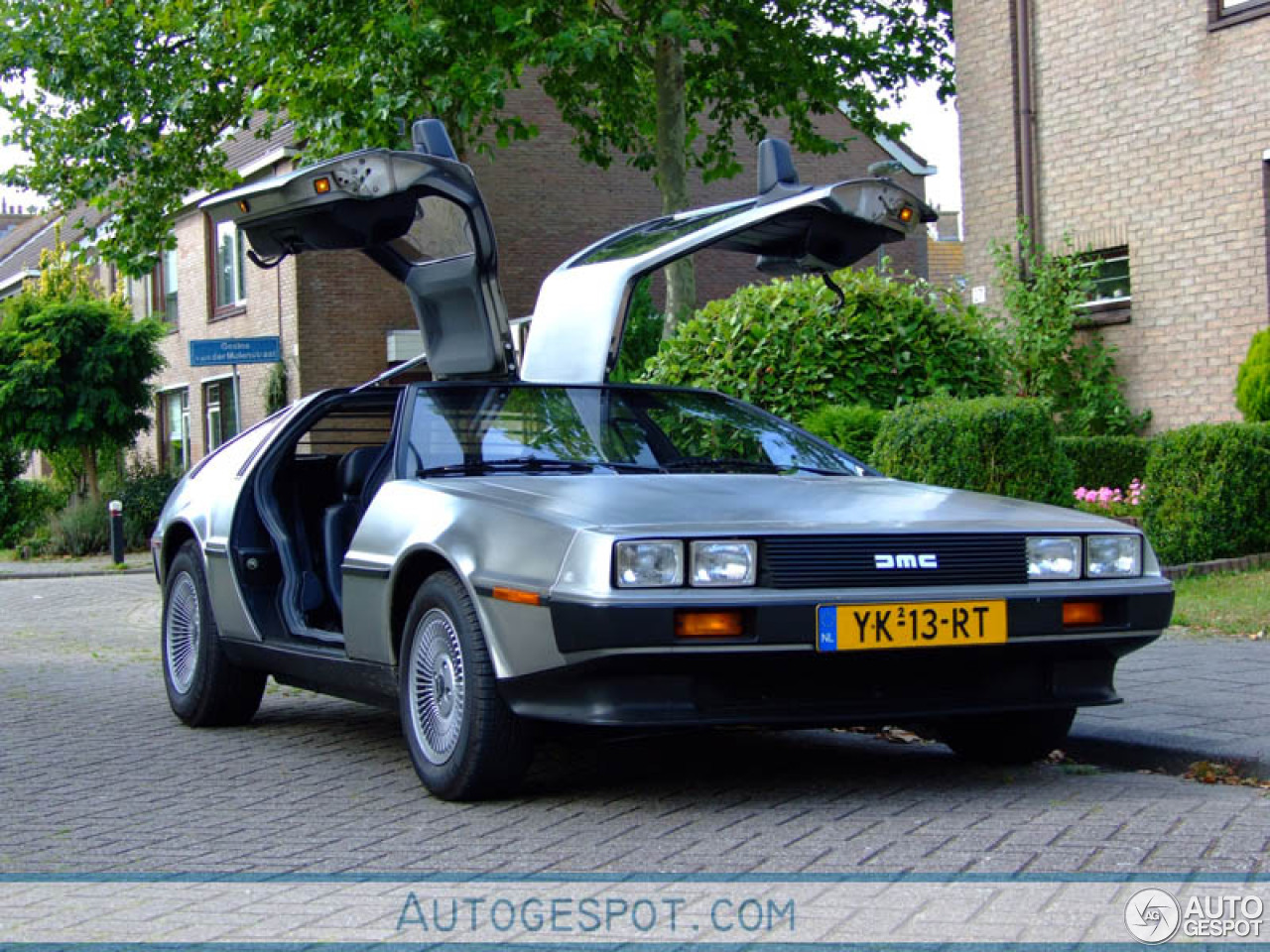 DeLorean DMC-12