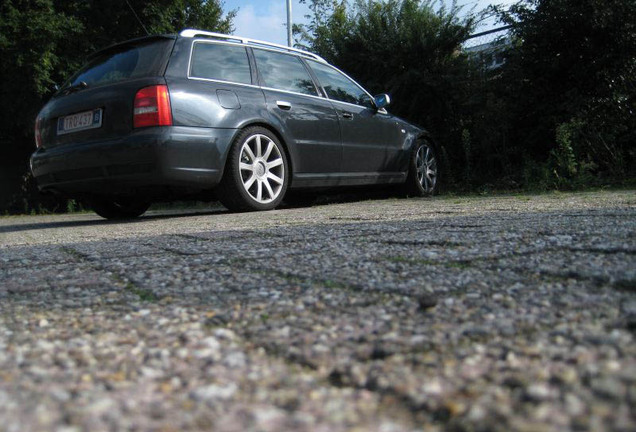 Audi RS4 Avant B5