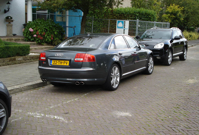 Audi S8 D3