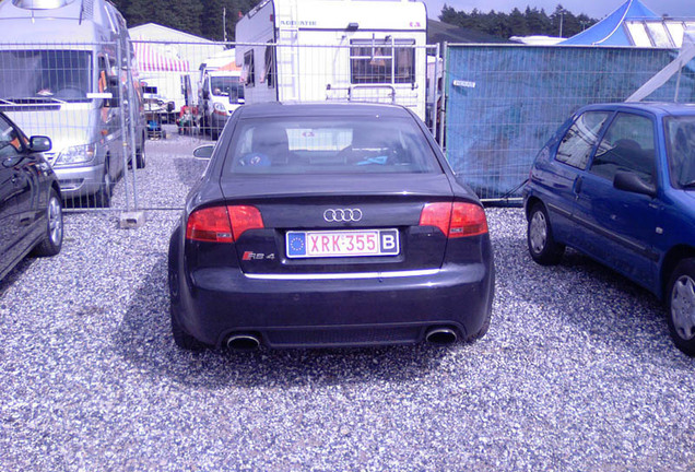 Audi RS4 Sedan