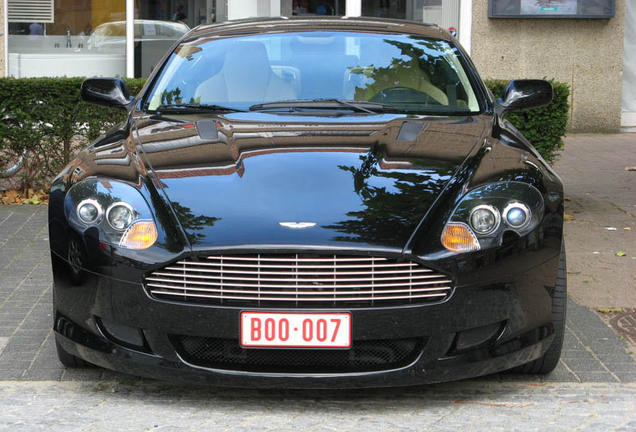 Aston Martin DB9