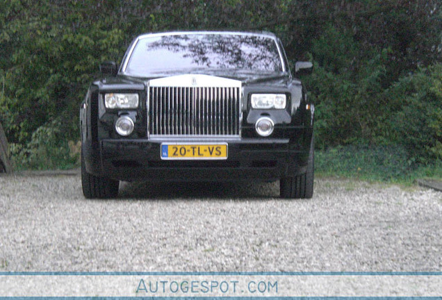 Rolls-Royce Phantom Black