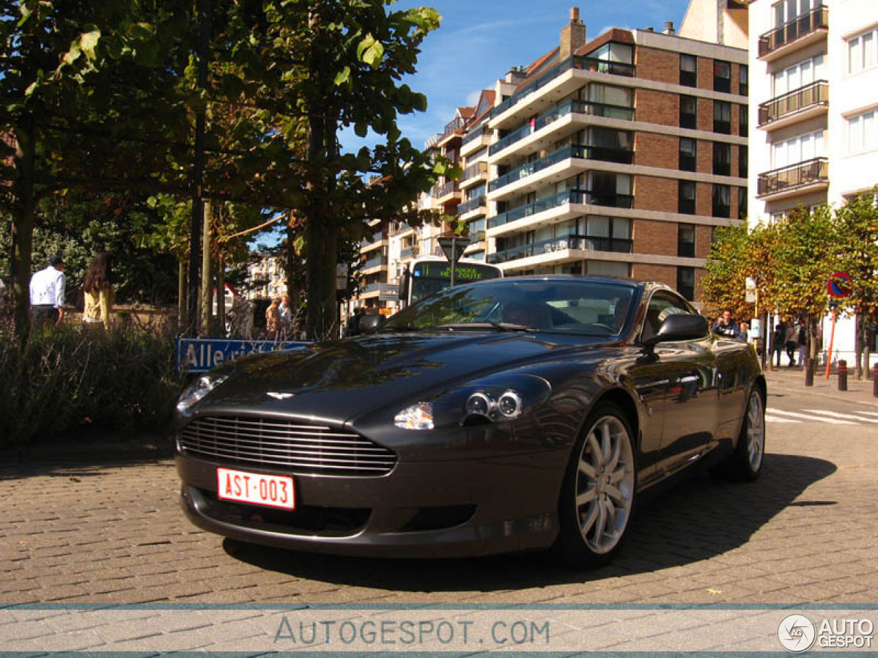 Aston Martin DB9