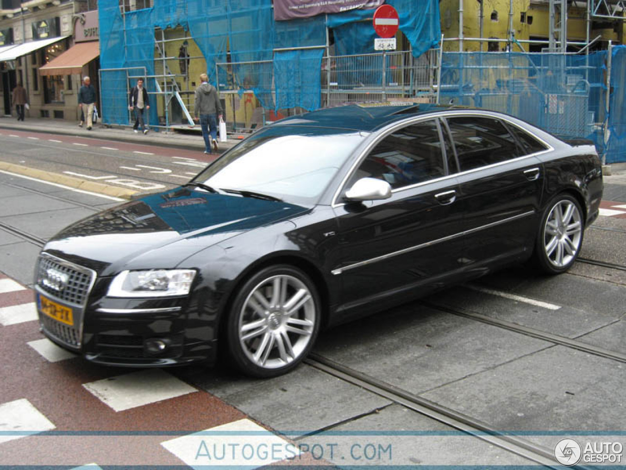 Audi S8 D3