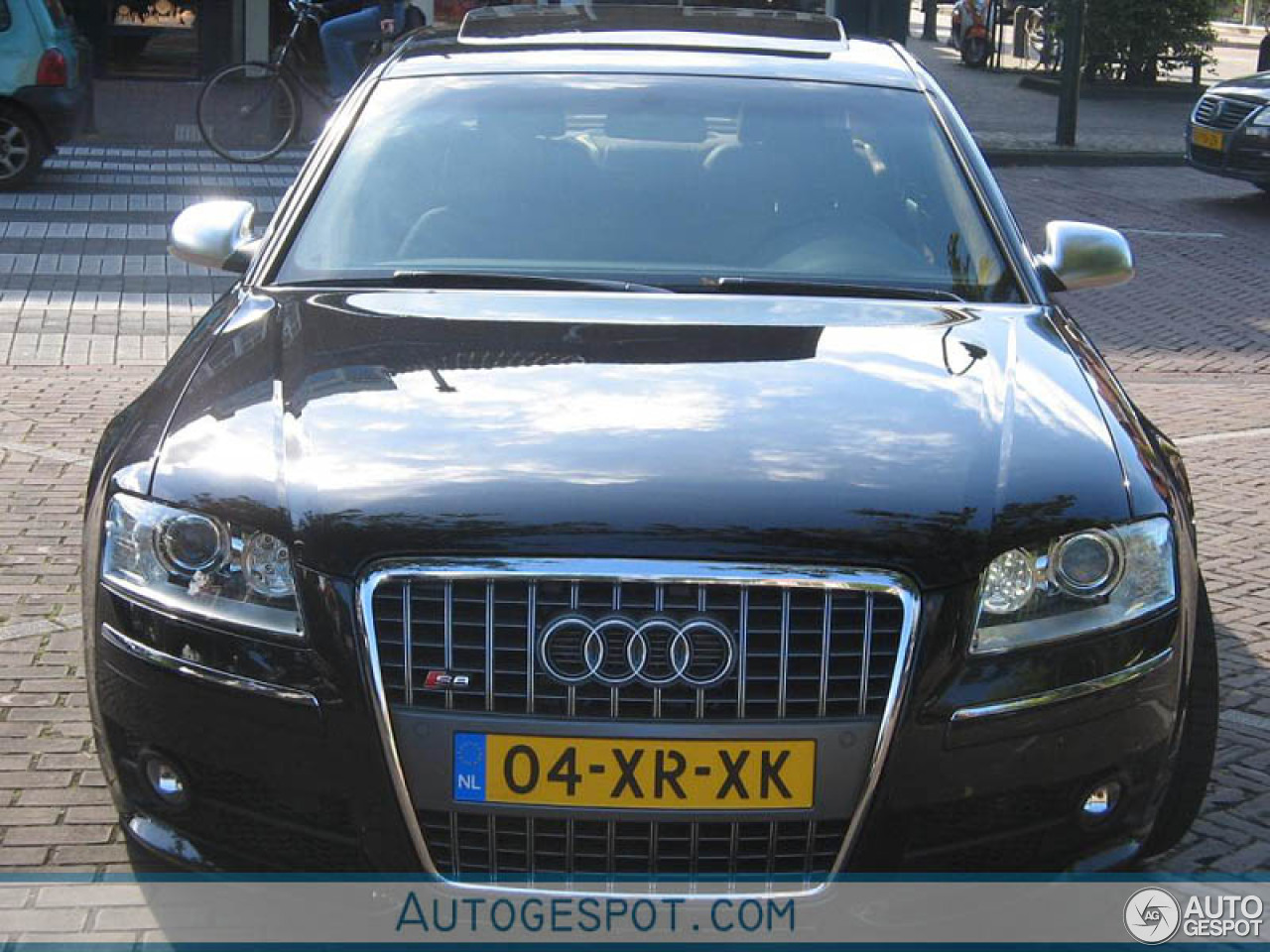 Audi S8 D3