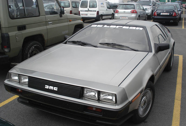 DeLorean DMC-12