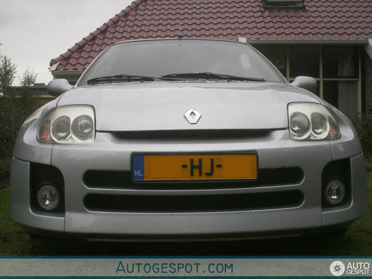 Renault Clio V6