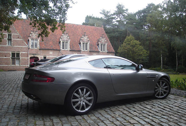 Aston Martin DB9