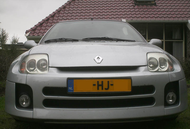 Renault Clio V6