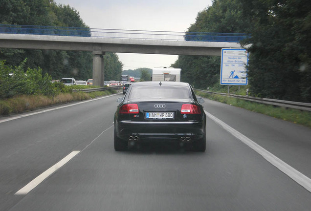 Audi S8 D3