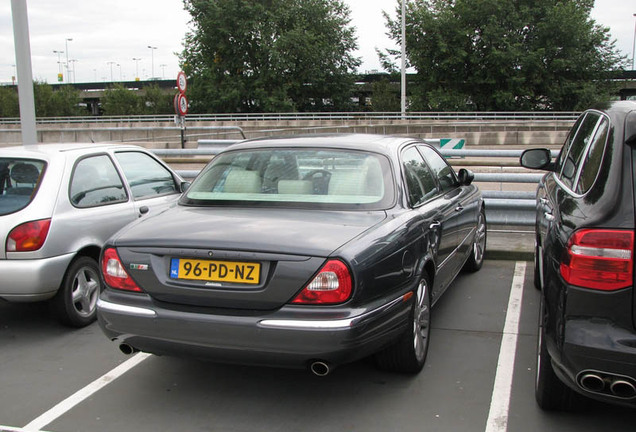 Jaguar XJR