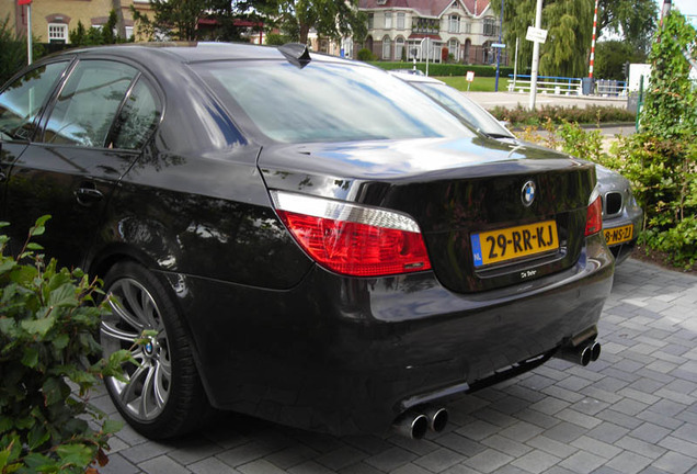 BMW M5 E60 2005