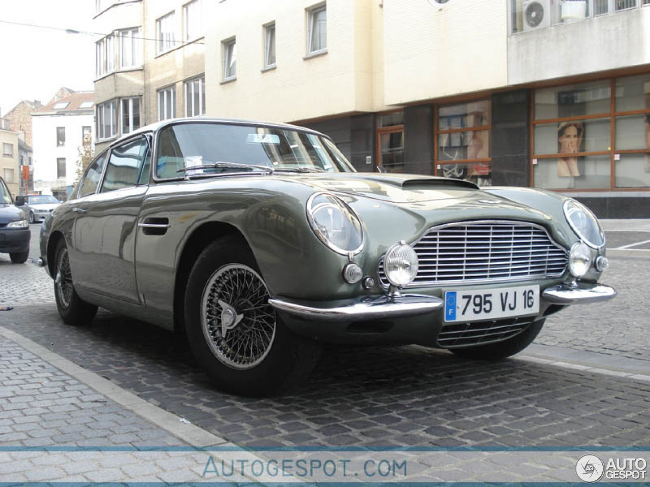 Aston Martin DB6 MKI