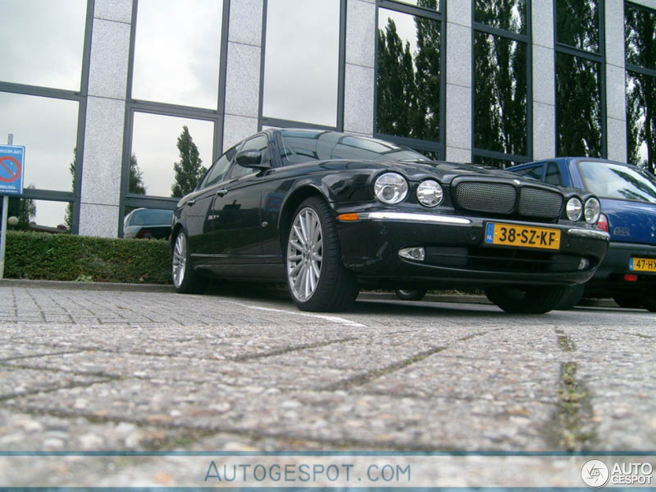 Jaguar XJR