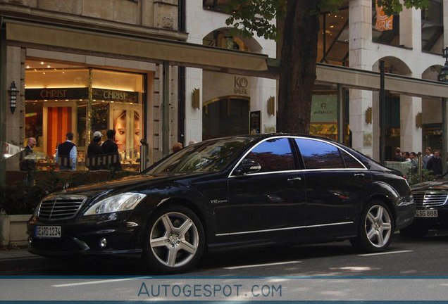 Mercedes-Benz S 65 AMG V221