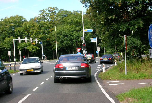 Audi S8 D3