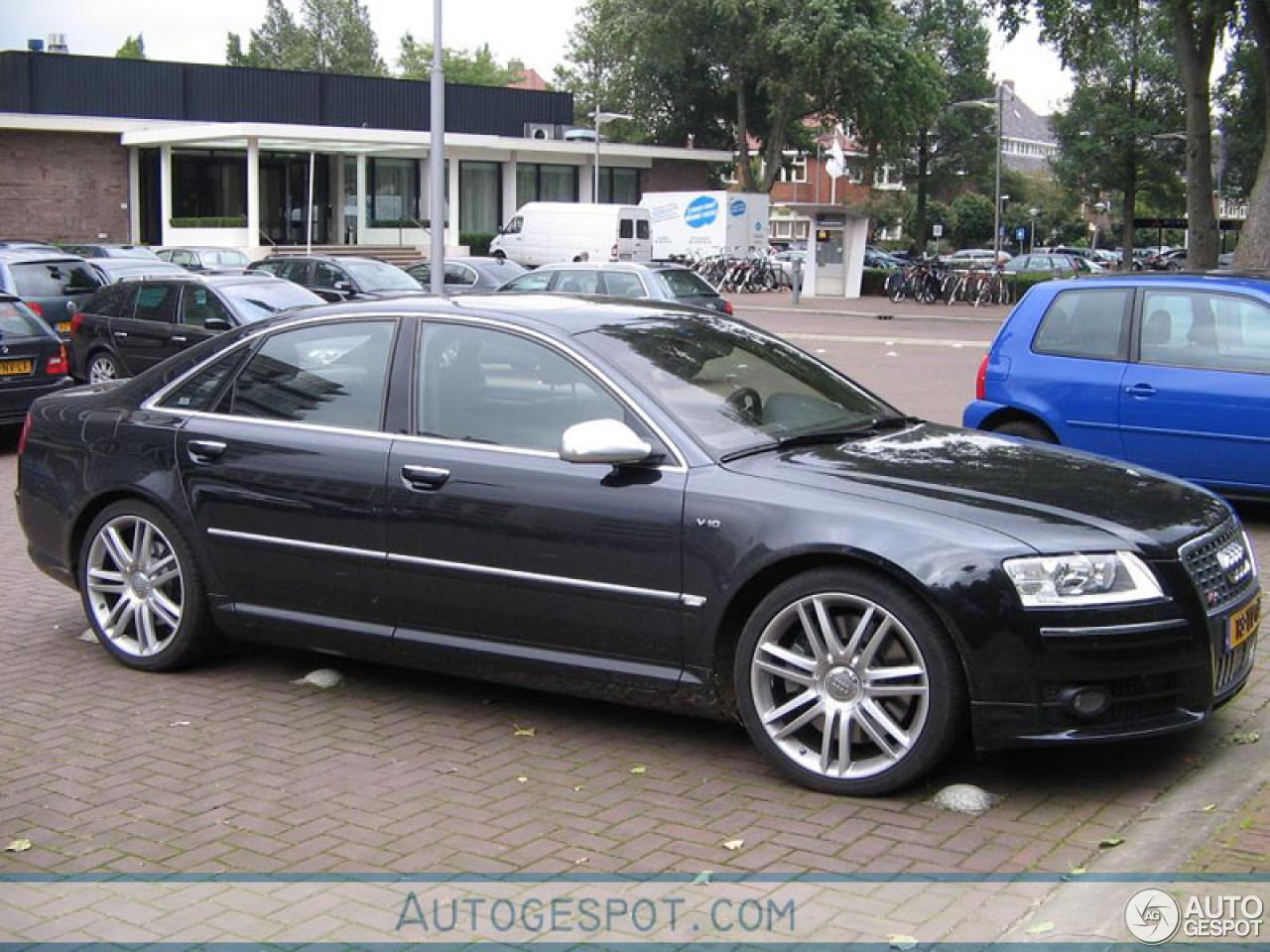 Audi S8 D3