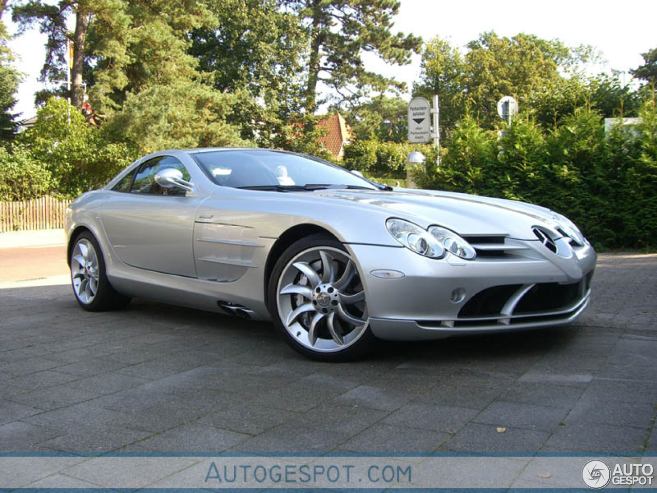 Mercedes-Benz SLR McLaren