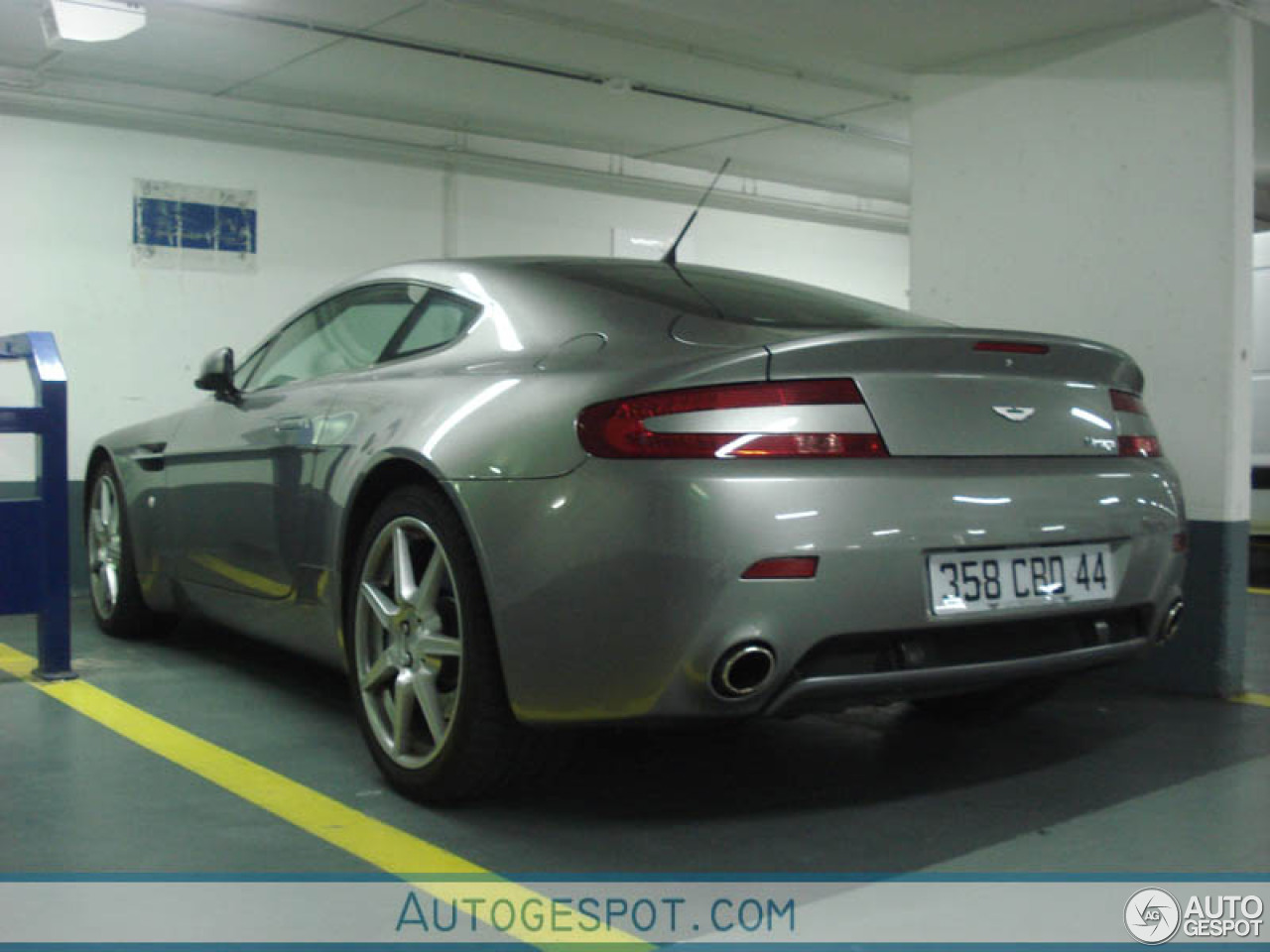 Aston Martin V8 Vantage