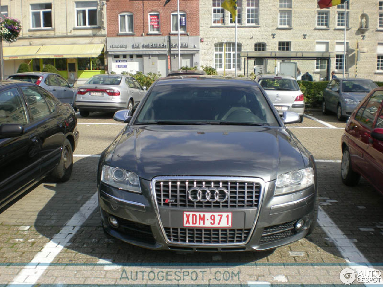 Audi S8 D3