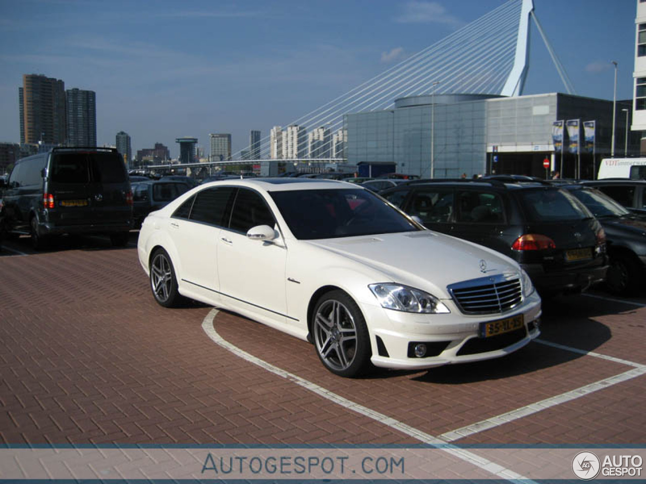 Mercedes-Benz S 63 AMG W221