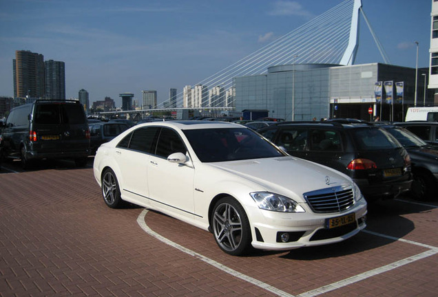 Mercedes-Benz S 63 AMG W221