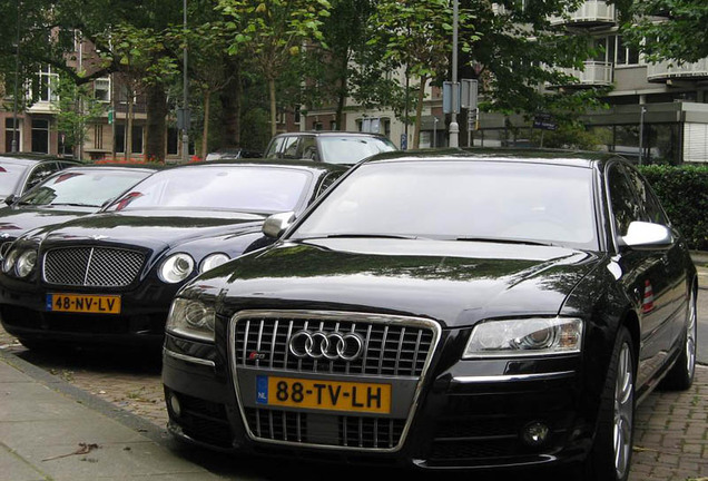 Audi S8 D3