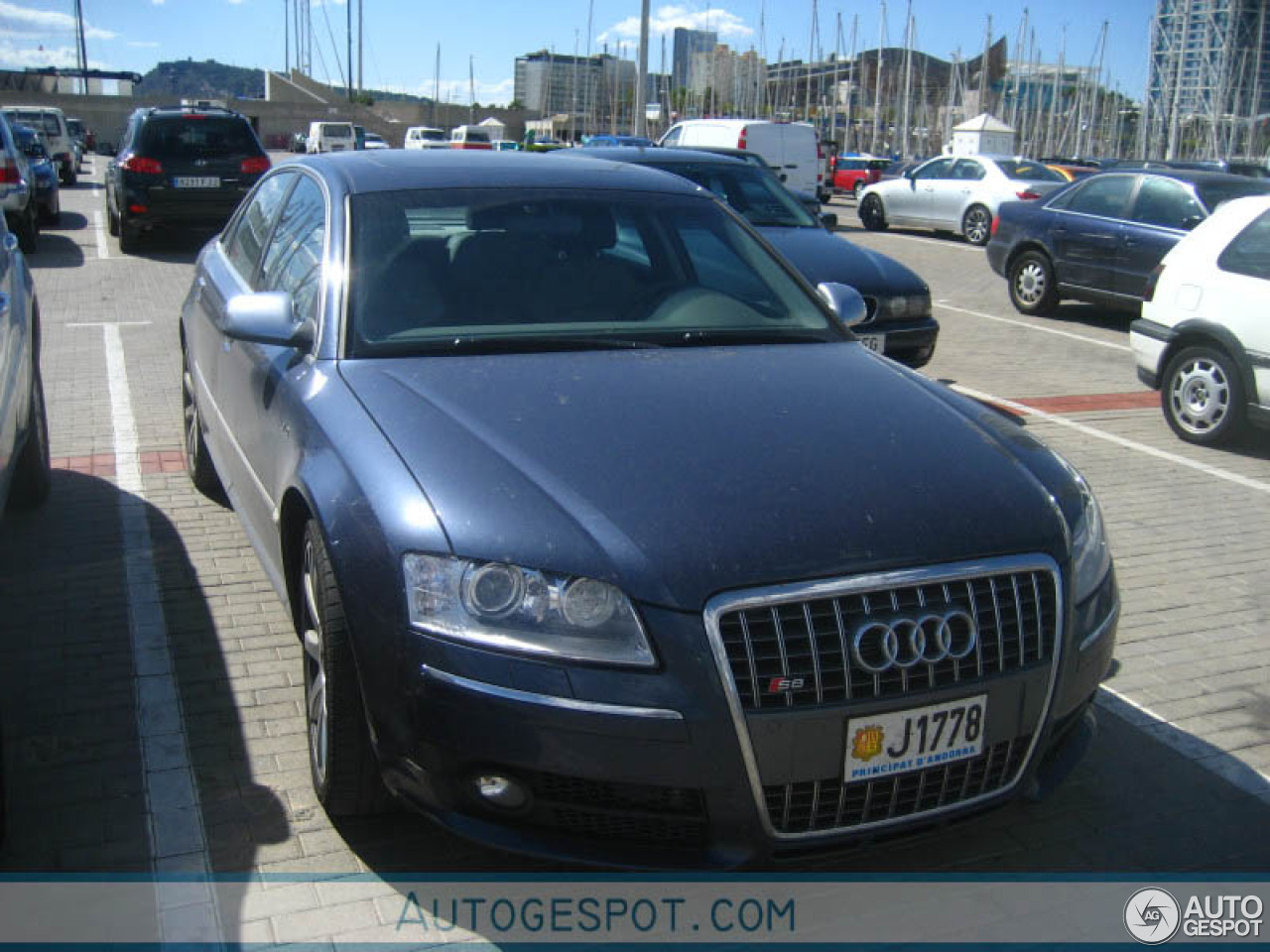 Audi S8 D3