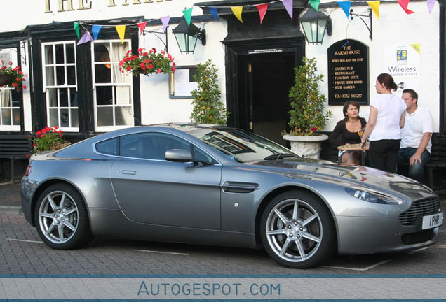 Aston Martin V8 Vantage